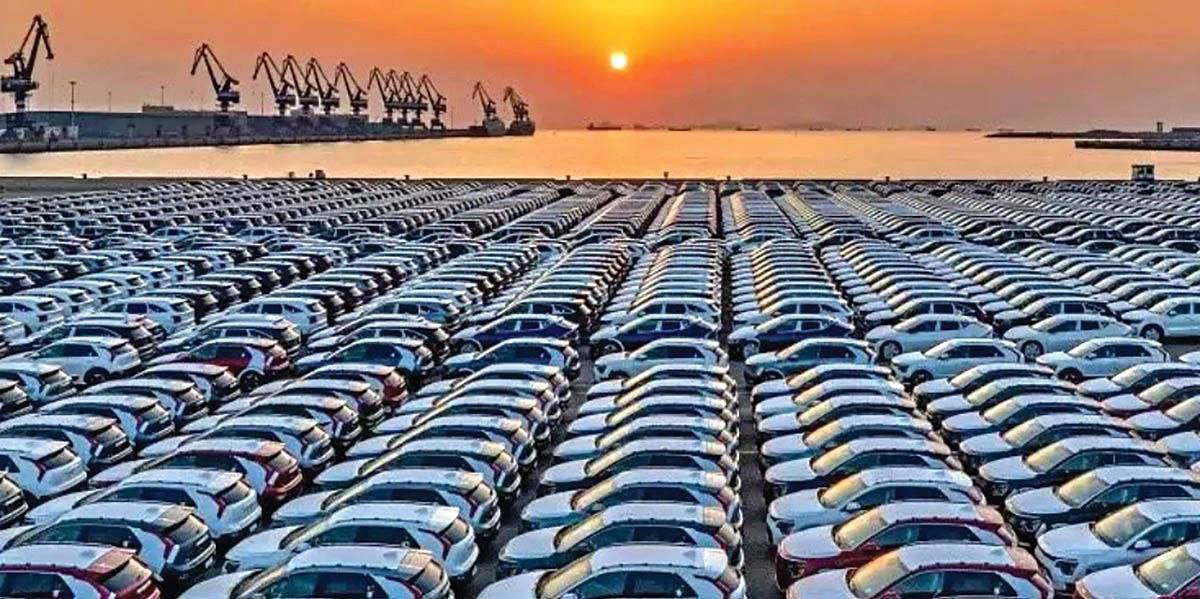 قیمت خودروهای پرفروش در بازار آزاد دوشنبه 4 اسفند ماه  1404