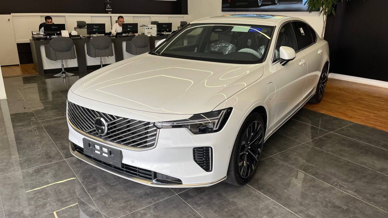 قیمت ولوو S90 با مدل 2026 توسط آفتاب خودرو اعلام شد