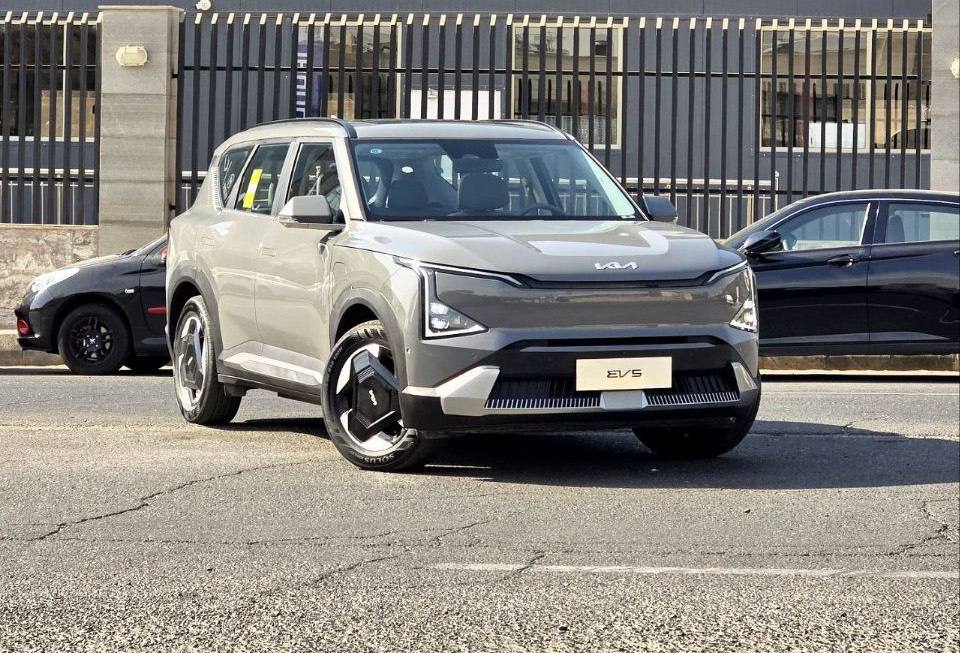 آغاز شماره‌گذاری Kia EV5/ اولین خودرو برقی کیا 