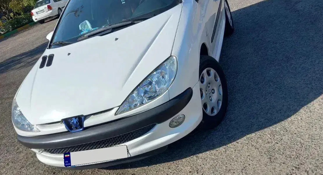 حراج 450/000/000 تومنی خودروی پژو 206  رنگ : سفید  مدل : 99 (پلاک دار)