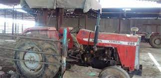 مزایده خودرو-مزایده (تراکتور) زراعتی فرگوسن 285 دارای بیل پاکت دار  به قیمت : 140،000،000 تومان 