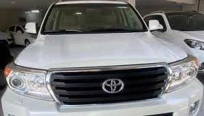 مزایده خرید خودروی دولتی تویوتا لندکروز  رنگ : مشکی  مدل : 2009