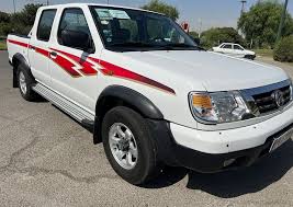 مزایده وانت پیکاپ ریچ دوکابین D4WD  رنگ : سفید  مدل : 96
